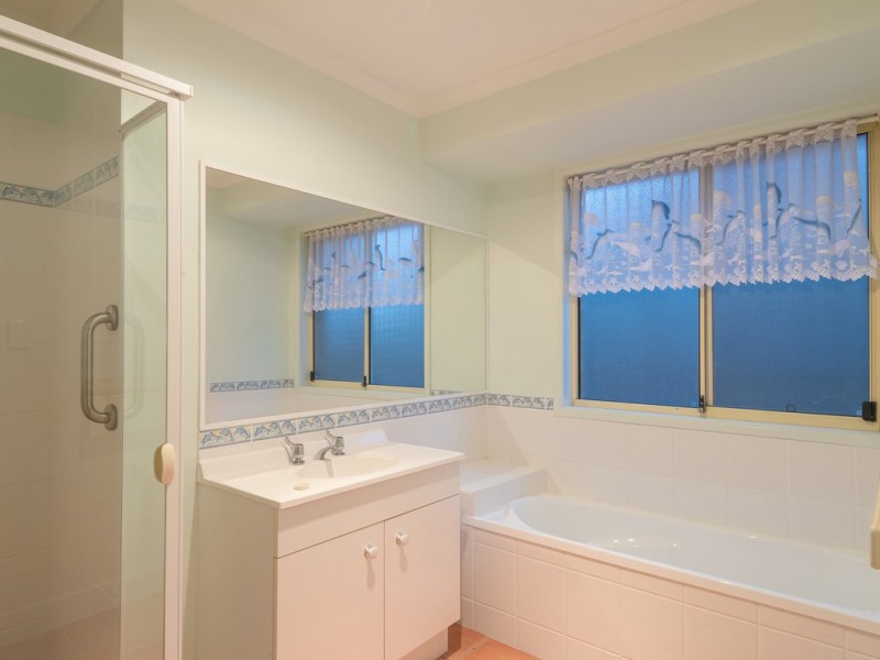 4 Corkwood Pl, Cooroy QLD 4563