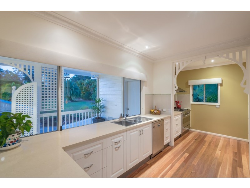 176 Dath Henderson Rd, Lake Macdonald QLD 4563