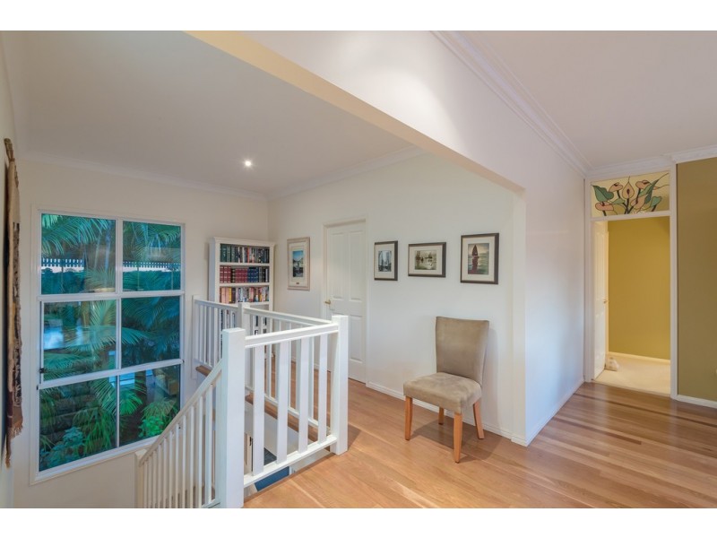 176 Dath Henderson Rd, Lake Macdonald QLD 4563