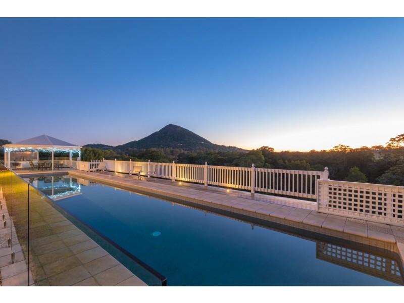 176 Dath Henderson Rd, Lake Macdonald QLD 4563