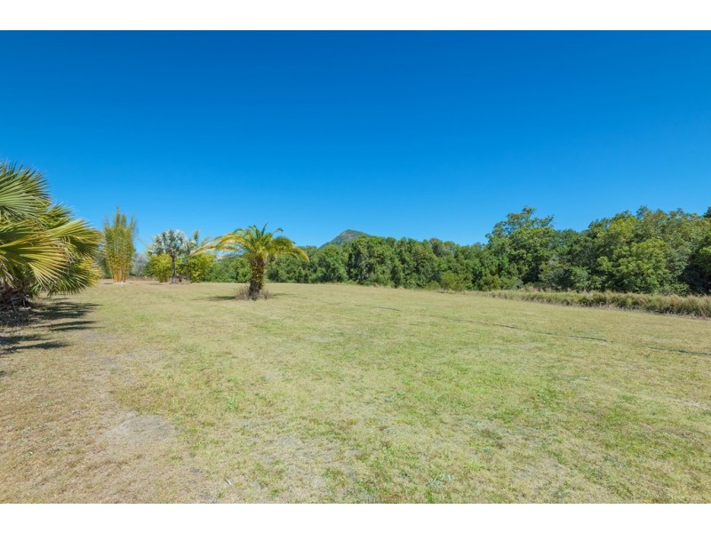 176 Dath Henderson Rd, Lake Macdonald QLD 4563