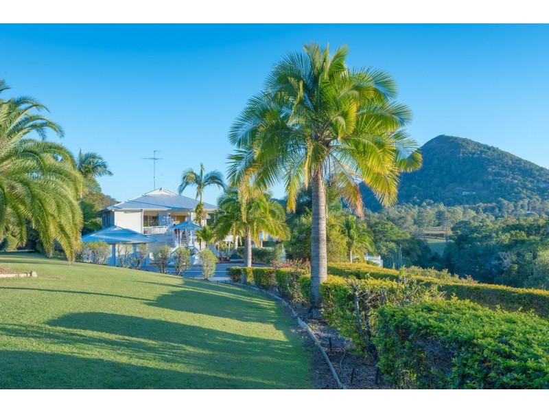 176 Dath Henderson Rd, Lake Macdonald QLD 4563