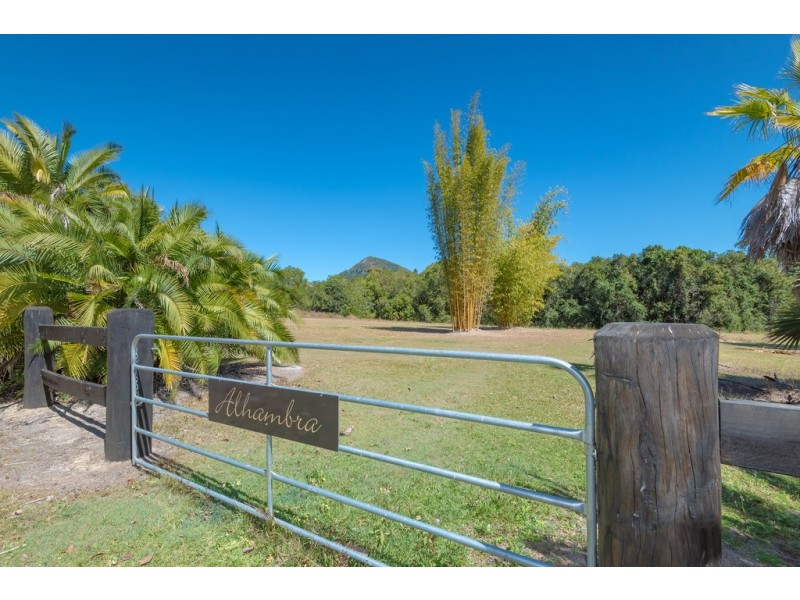 176 Dath Henderson Rd, Lake Macdonald QLD 4563