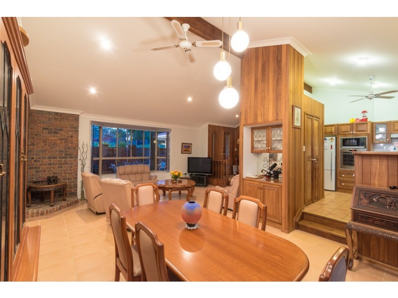 4 Falcon Cres, Cooroy QLD 4563