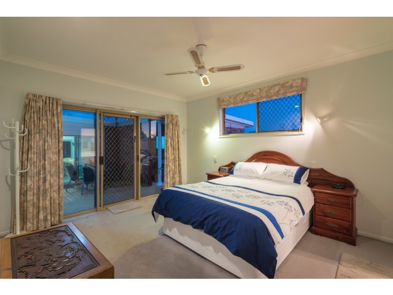 4 Falcon Cres, Cooroy QLD 4563