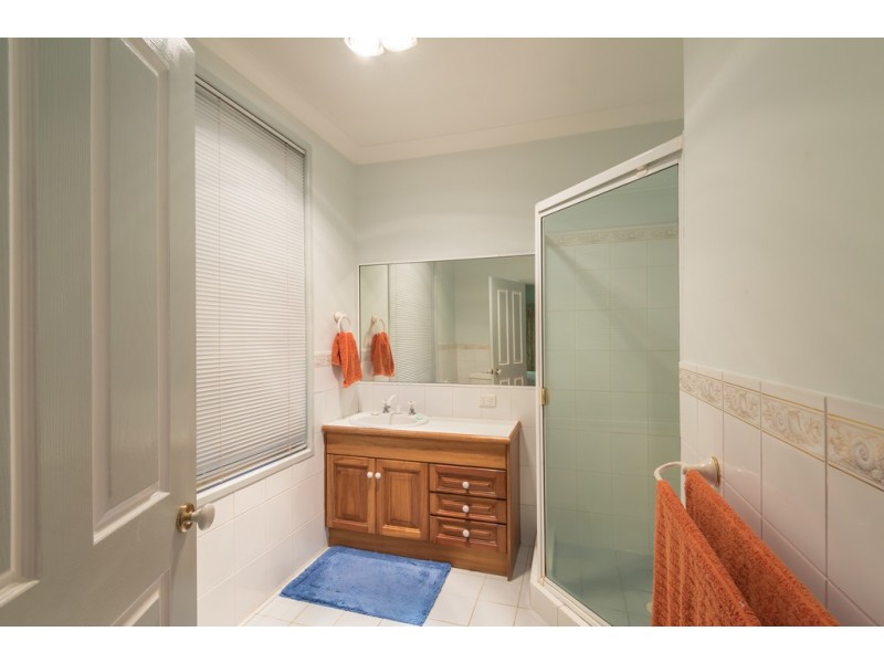 4 Falcon Cres, Cooroy QLD 4563