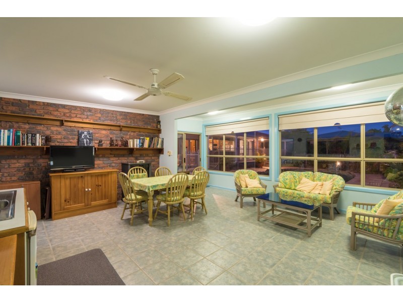 4 Falcon Cres, Cooroy QLD 4563