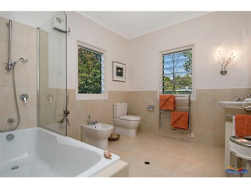14 Fantail Crescent, Cooroy QLD 4563
