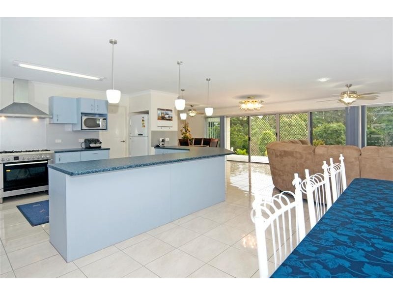 19 Flooded Gum Pl, Cooroy QLD 4563