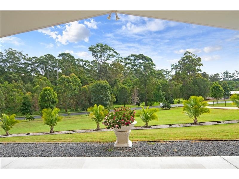 19 Flooded Gum Pl, Cooroy QLD 4563