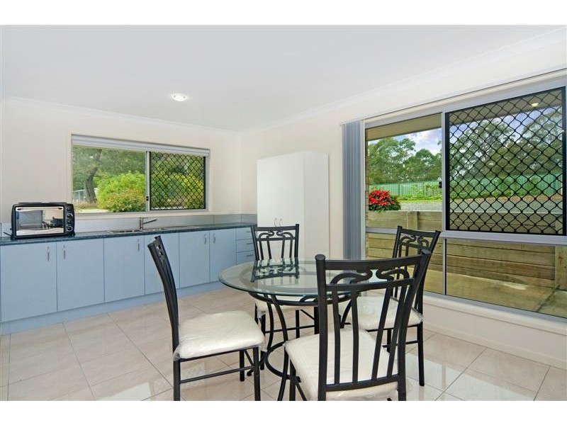 19 Flooded Gum Pl, Cooroy QLD 4563