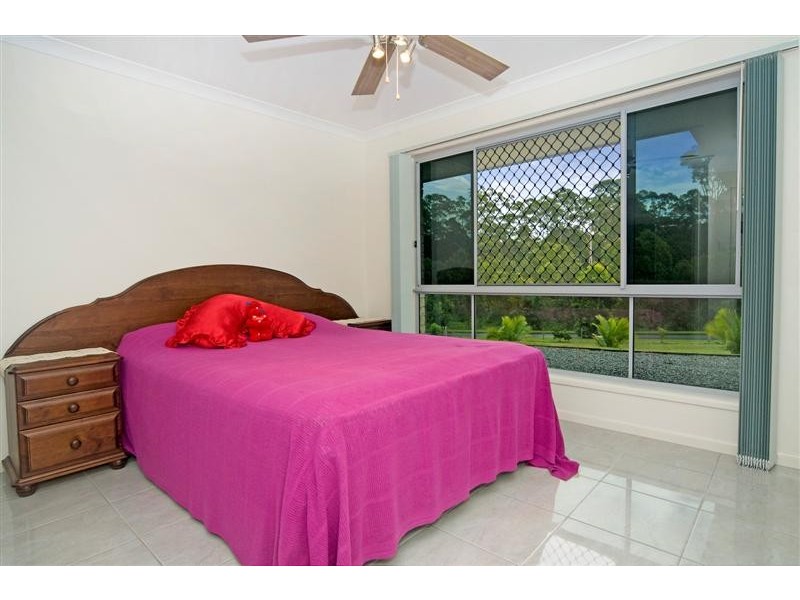 19 Flooded Gum Pl, Cooroy QLD 4563