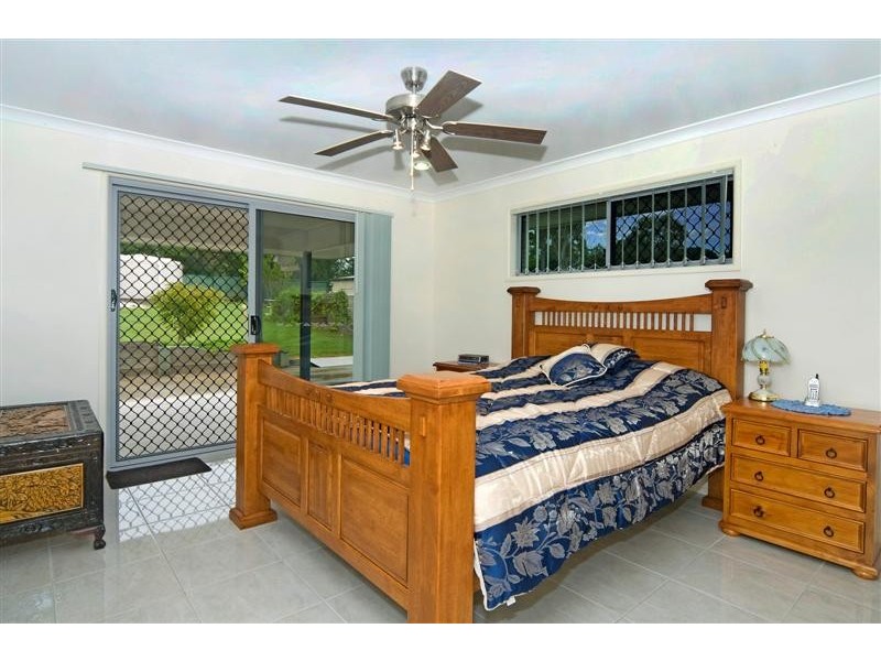 19 Flooded Gum Pl, Cooroy QLD 4563