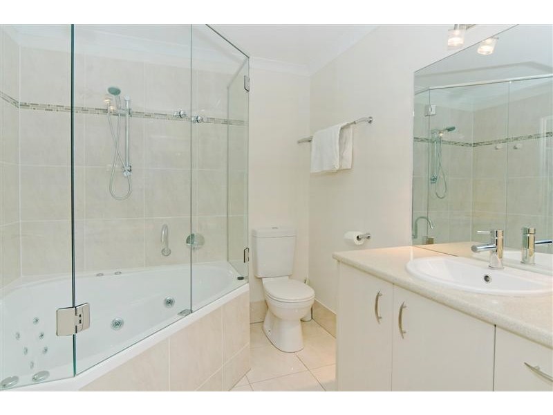 19 Flooded Gum Pl, Cooroy QLD 4563