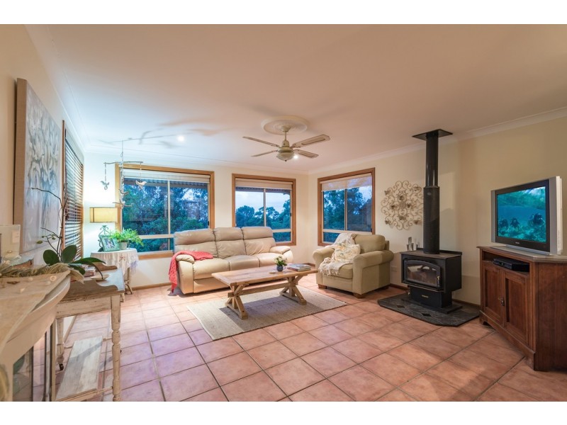 16 Foambark Place, Black Mountain QLD 4563