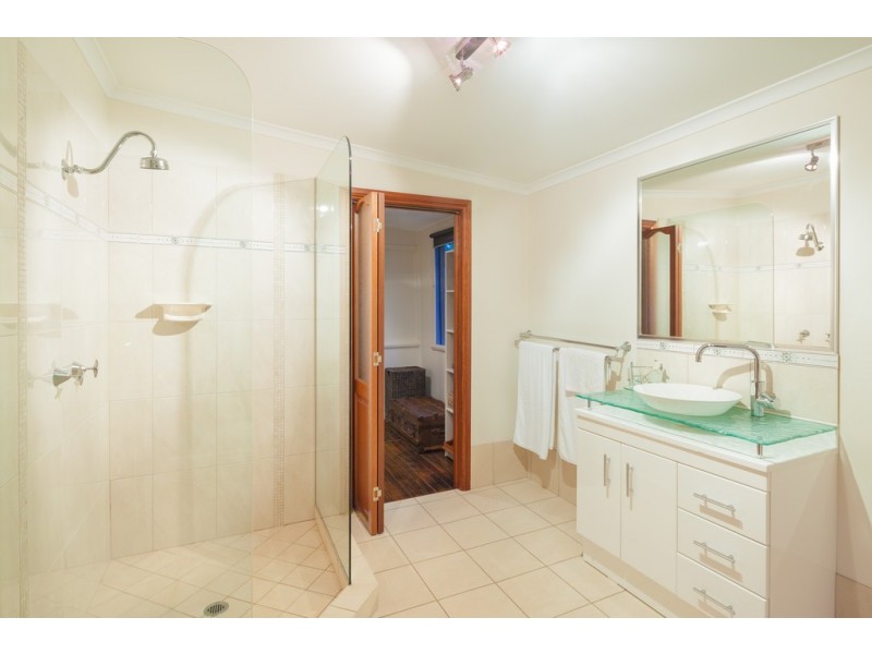 87 Forest Acres Drive, Lake Macdonald QLD 4563