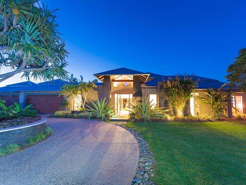 27 Grevillea Lane, Lake Macdonald QLD 4563