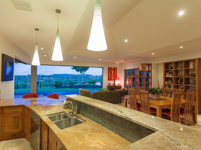 27 Grevillea Lane, Lake Macdonald QLD 4563