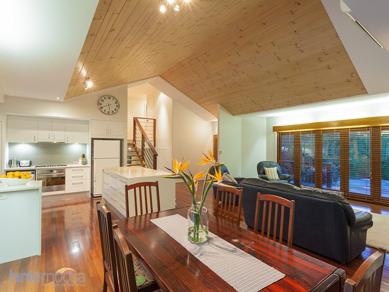 19 Highland Drive, Lake Macdonald QLD 4563