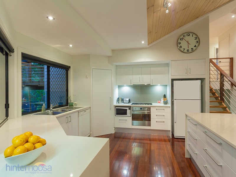 19 Highland Drive, Lake Macdonald QLD 4563