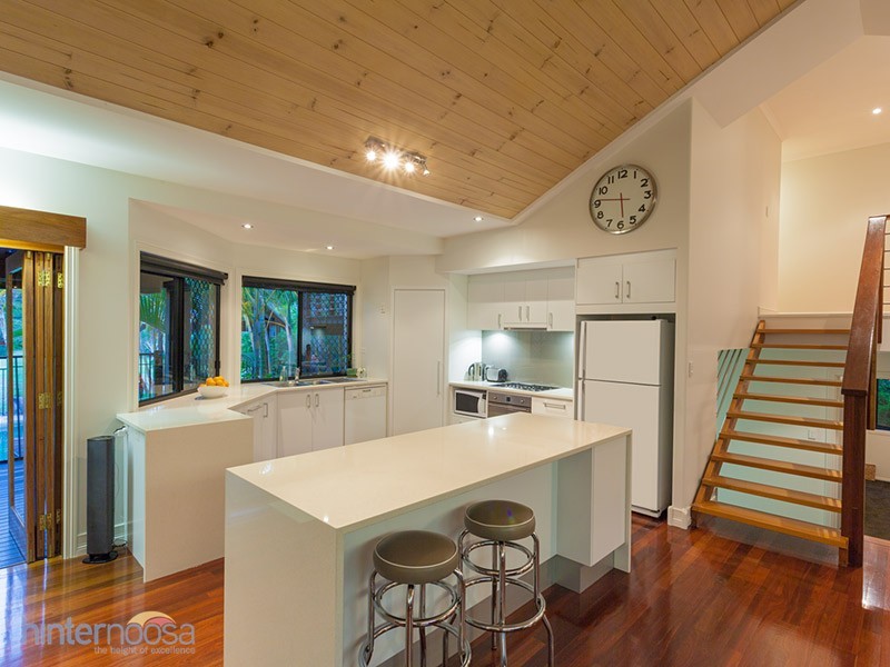 19 Highland Drive, Lake Macdonald QLD 4563