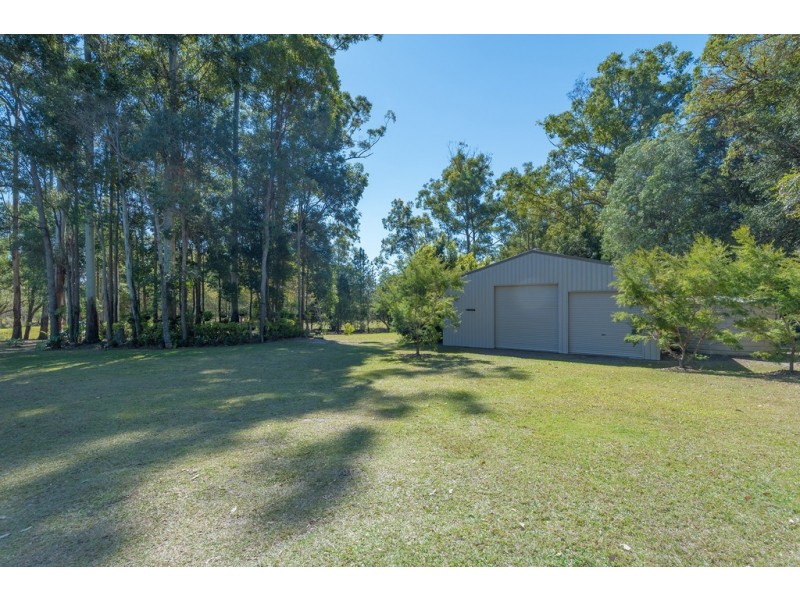 43 Highland Dr, Lake Macdonald QLD 4563