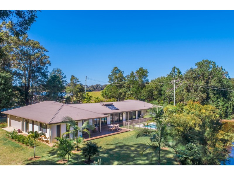 43 Highland Dr, Lake Macdonald QLD 4563