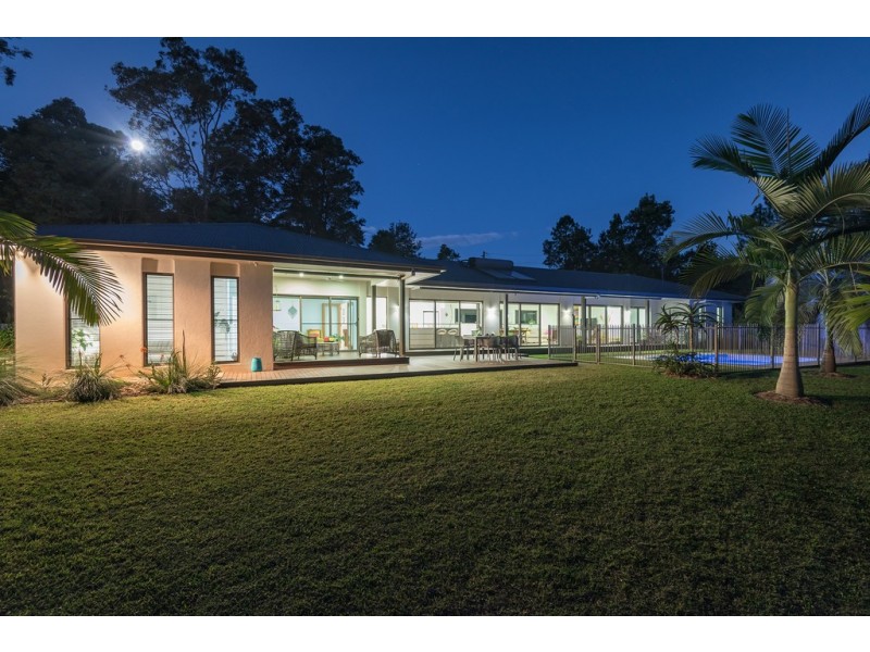 43 Highland Dr, Lake Macdonald QLD 4563
