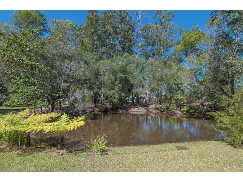 43 Highland Dr, Lake Macdonald QLD 4563