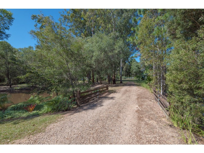 43 Highland Dr, Lake Macdonald QLD 4563