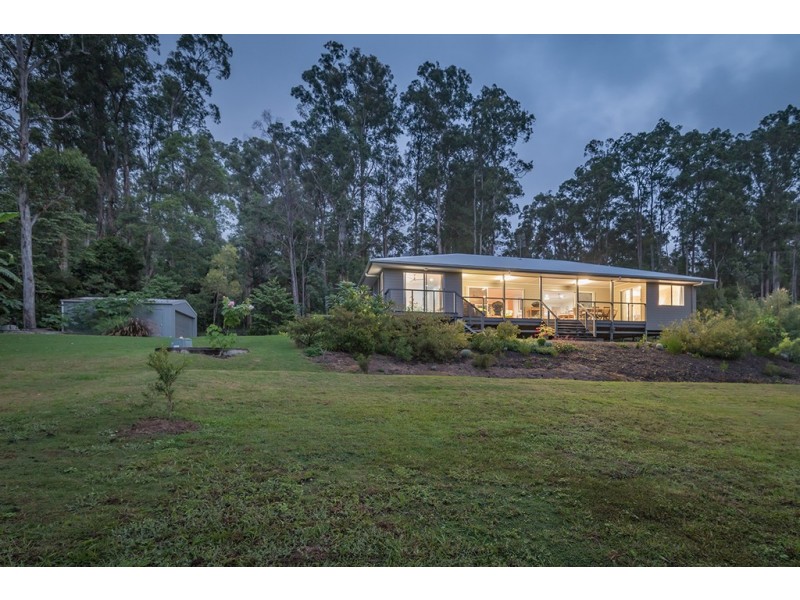 32 Kamala Drive, Lake Macdonald QLD 4563