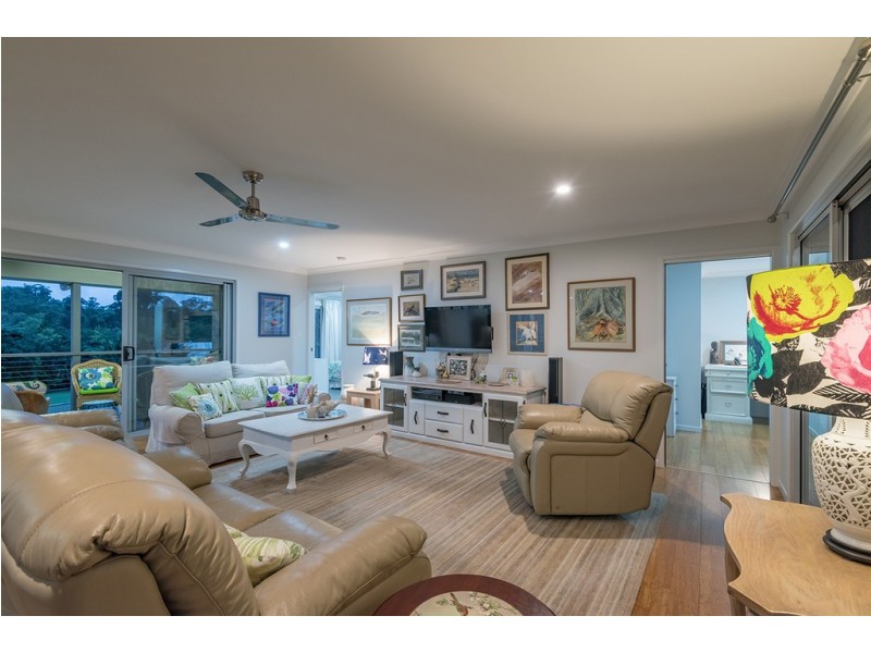 32 Kamala Drive, Lake Macdonald QLD 4563