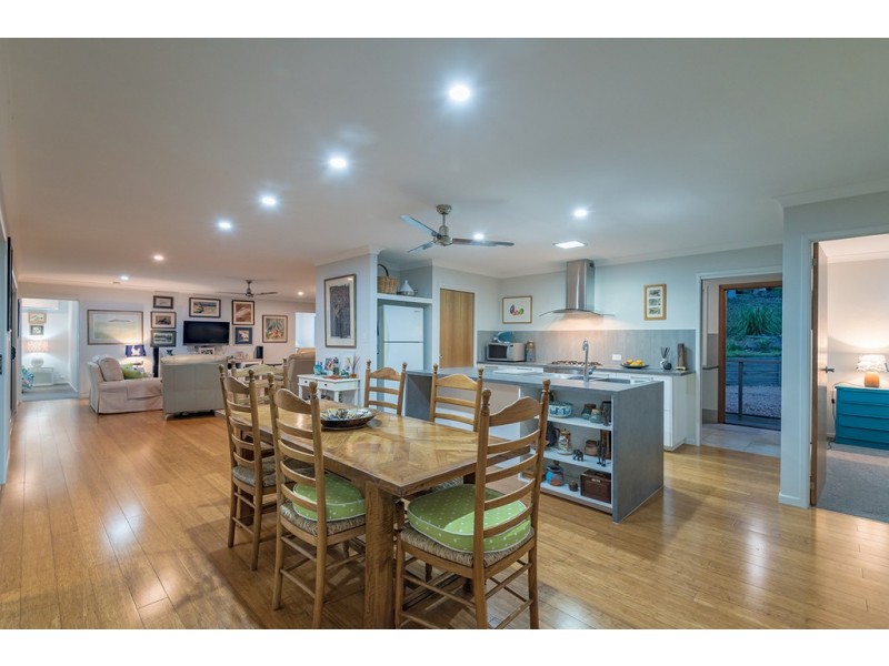 32 Kamala Drive, Lake Macdonald QLD 4563