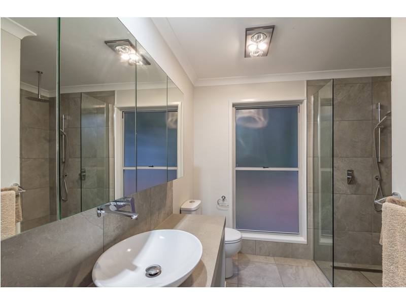 32 Kamala Drive, Lake Macdonald QLD 4563