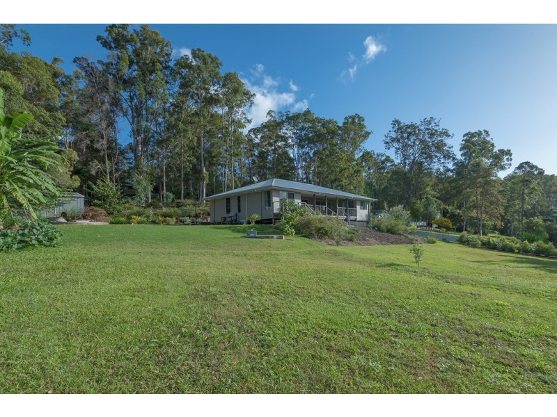 32 Kamala Drive, Lake Macdonald QLD 4563