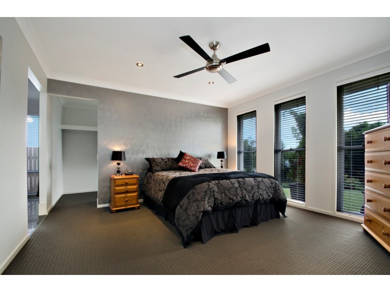 10 Kensington Drive, Cooroy QLD 4563