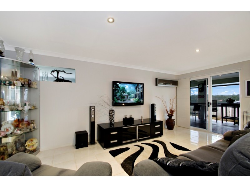 10 Kensington Drive, Cooroy QLD 4563