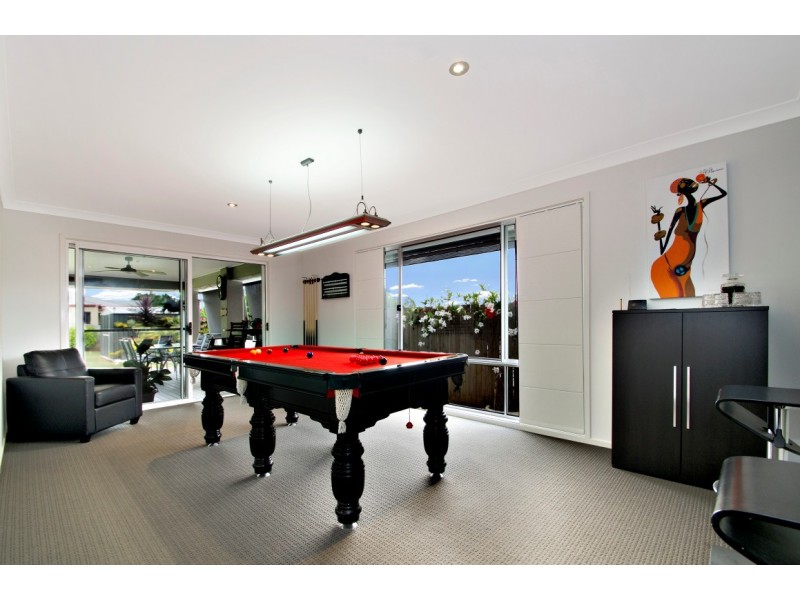 10 Kensington Drive, Cooroy QLD 4563