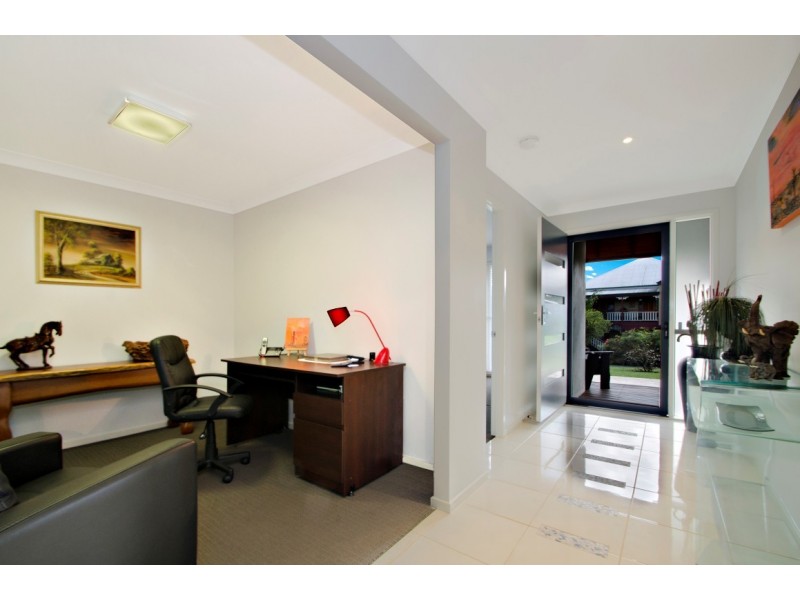 10 Kensington Drive, Cooroy QLD 4563