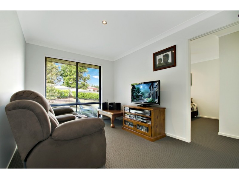 10 Kensington Drive, Cooroy QLD 4563