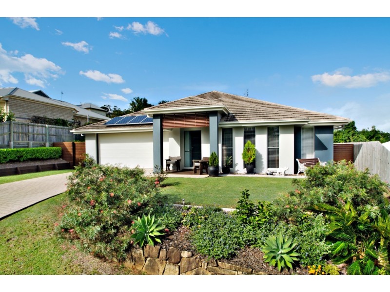 10 Kensington Drive, Cooroy QLD 4563