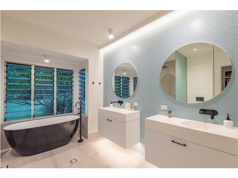 19 Kingsgate Drive, Tinbeerwah QLD 4563