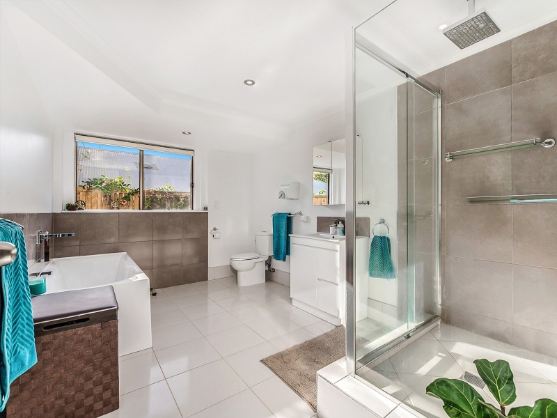 47 Lake MacDonald Dr, Cooroy QLD 4563