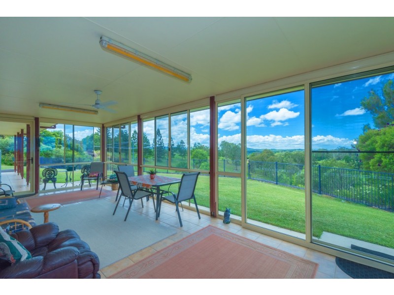 49 Lake Ridge Ct, Lake Macdonald QLD 4563