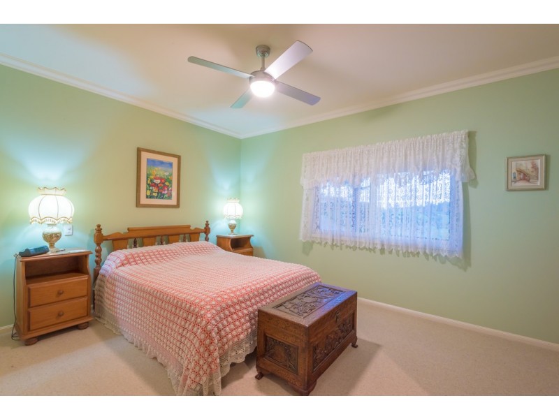 49 Lake Ridge Ct, Lake Macdonald QLD 4563