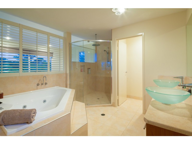 2 Leatherwood Ln, Cooroy QLD 4563