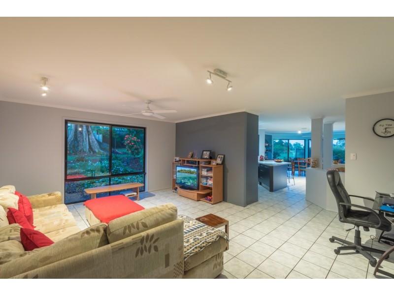 8 Northeden Court, Cooroy QLD 4563