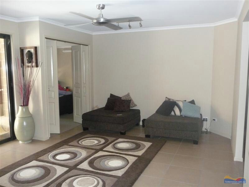 19 Oak Street, Cooroy QLD 4563