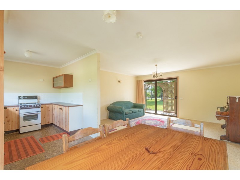 24 Oak Street, Cooroy QLD 4563