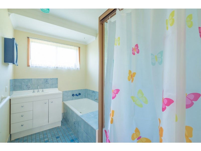 24 Oak Street, Cooroy QLD 4563